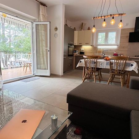Sidus Maris, Spacious Seaside Apartment With Free Parking Martinšćica Exterior foto